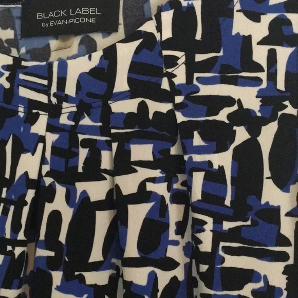 Evan Piccone Black Label Blue& Black Patterned Sleeveless Top - Picture 3 of 4